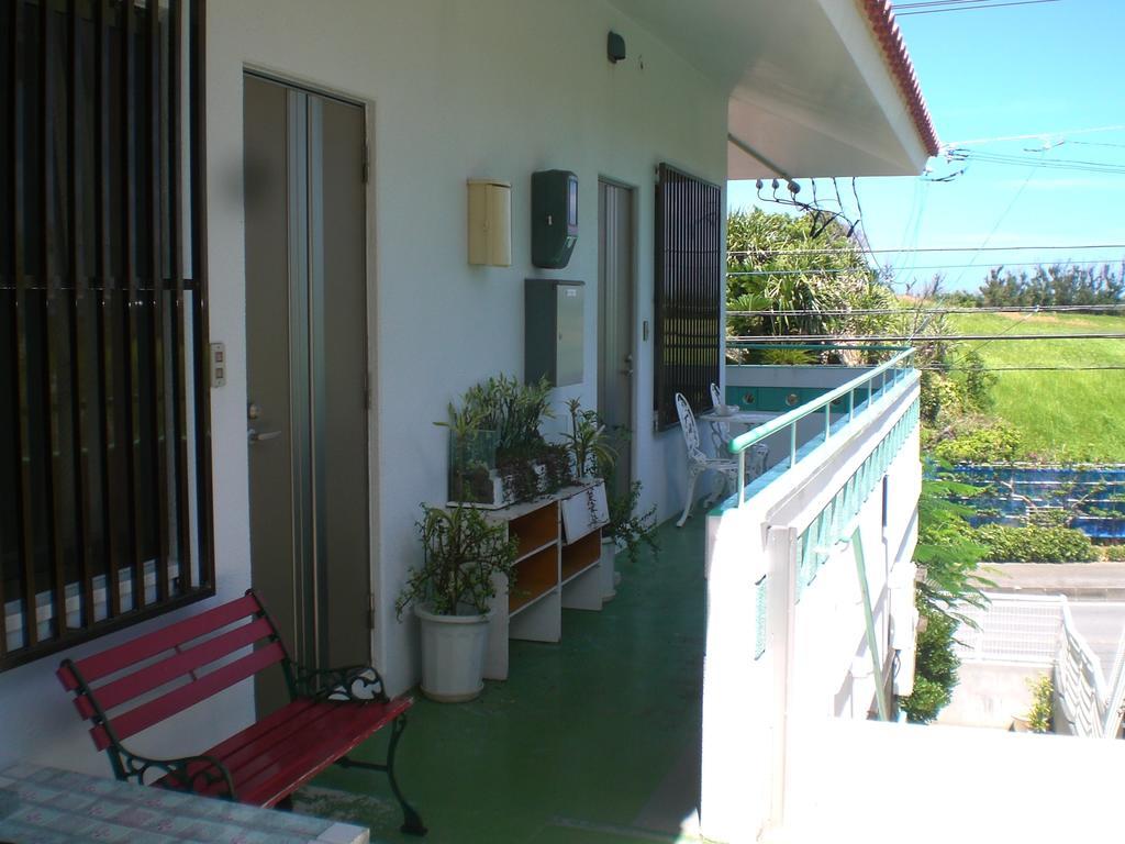 Minshuku Shizu Hotel Onna Bagian luar foto